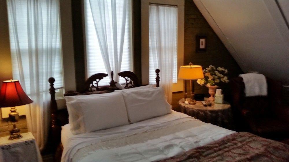 Clifford House Private Home B&B Cleveland Exterior photo
